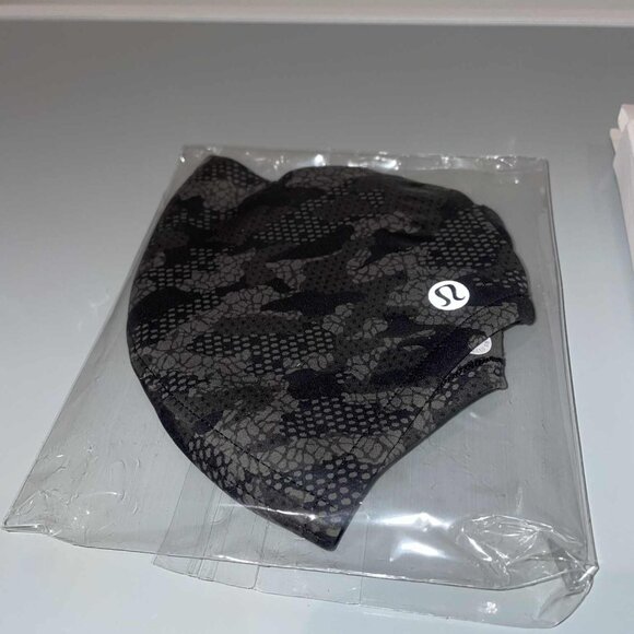LULULEMON Face Mask - Double Strap - NEW IN BOX - color code COMB - Picture 3 of 6